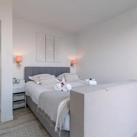 Huswell - Bright Penthouse With Two Terraces And Sea View 펜션 블랑켄베르크