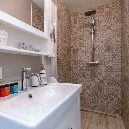 Huswell - Bright Penthouse With Two Terraces And Sea View 펜션