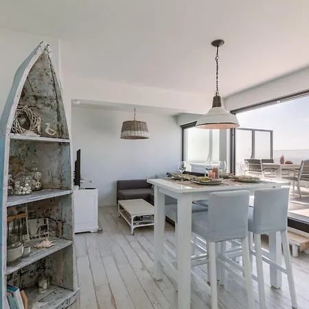 Huswell - Bright Penthouse With Two Terraces And Sea View Semesterbostad *