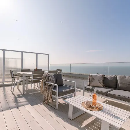 펜션 Huswell - Bright Penthouse With Two Terraces And Sea View